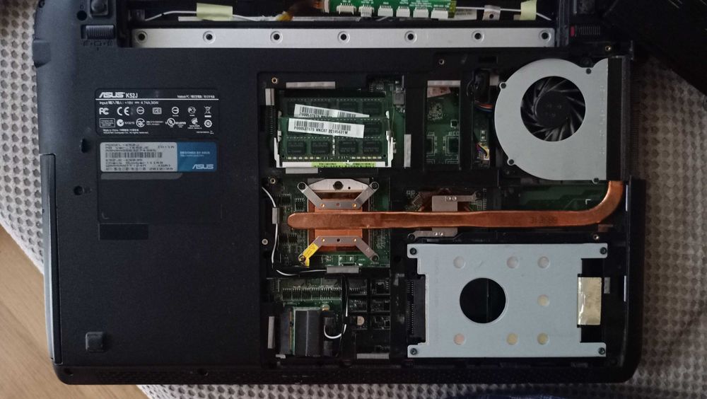 Laptop Asus K52J Intel Core i5 8GB RAM +zasilacz oryginalny bez dysku.