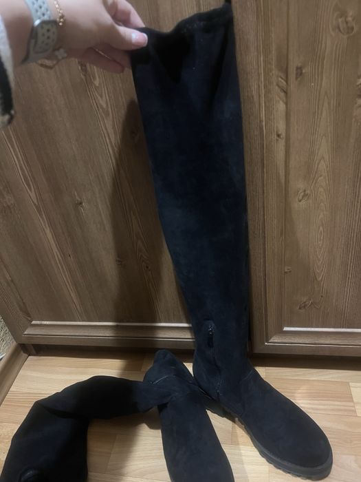 Ботфорди високі за коліно