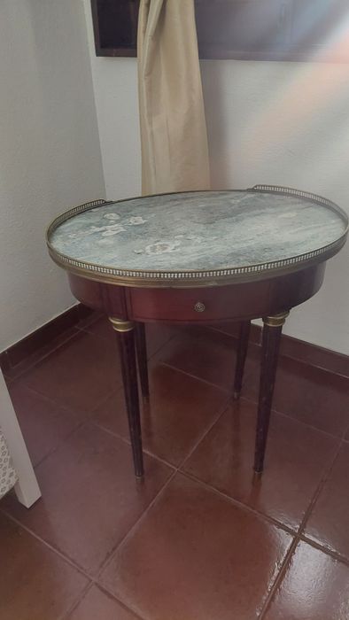 Mesa de Apoio de Sala