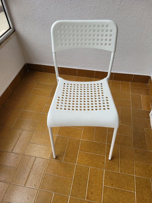 cadeira de secretária - tenho 4 iguais. novas a estrear