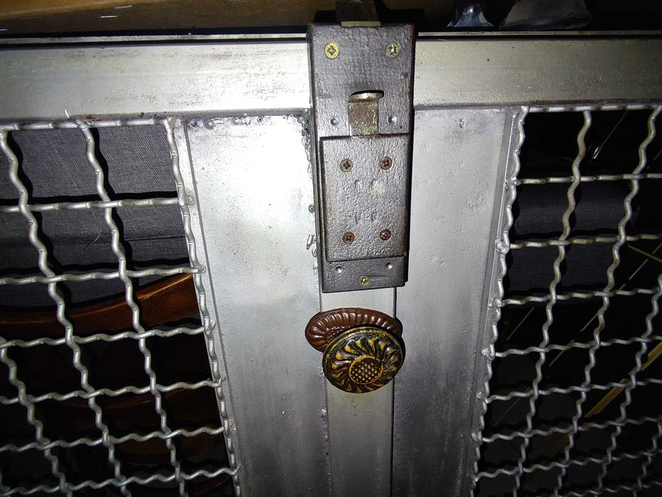 Решетка Тамбур в 9ти эт дом из металла