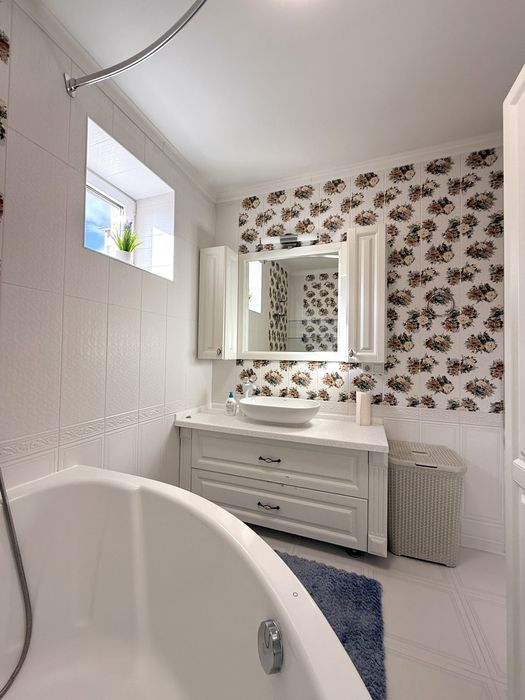 Велика 3к-Квартира з Авторським ремонтом у Калиновій Слободі.