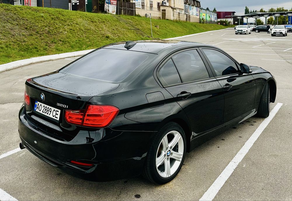 Bmw f 30 320i 2014 року