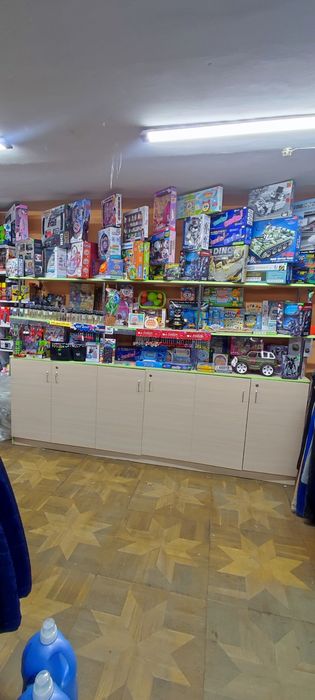 Торгова тумба, стійка, прилавок