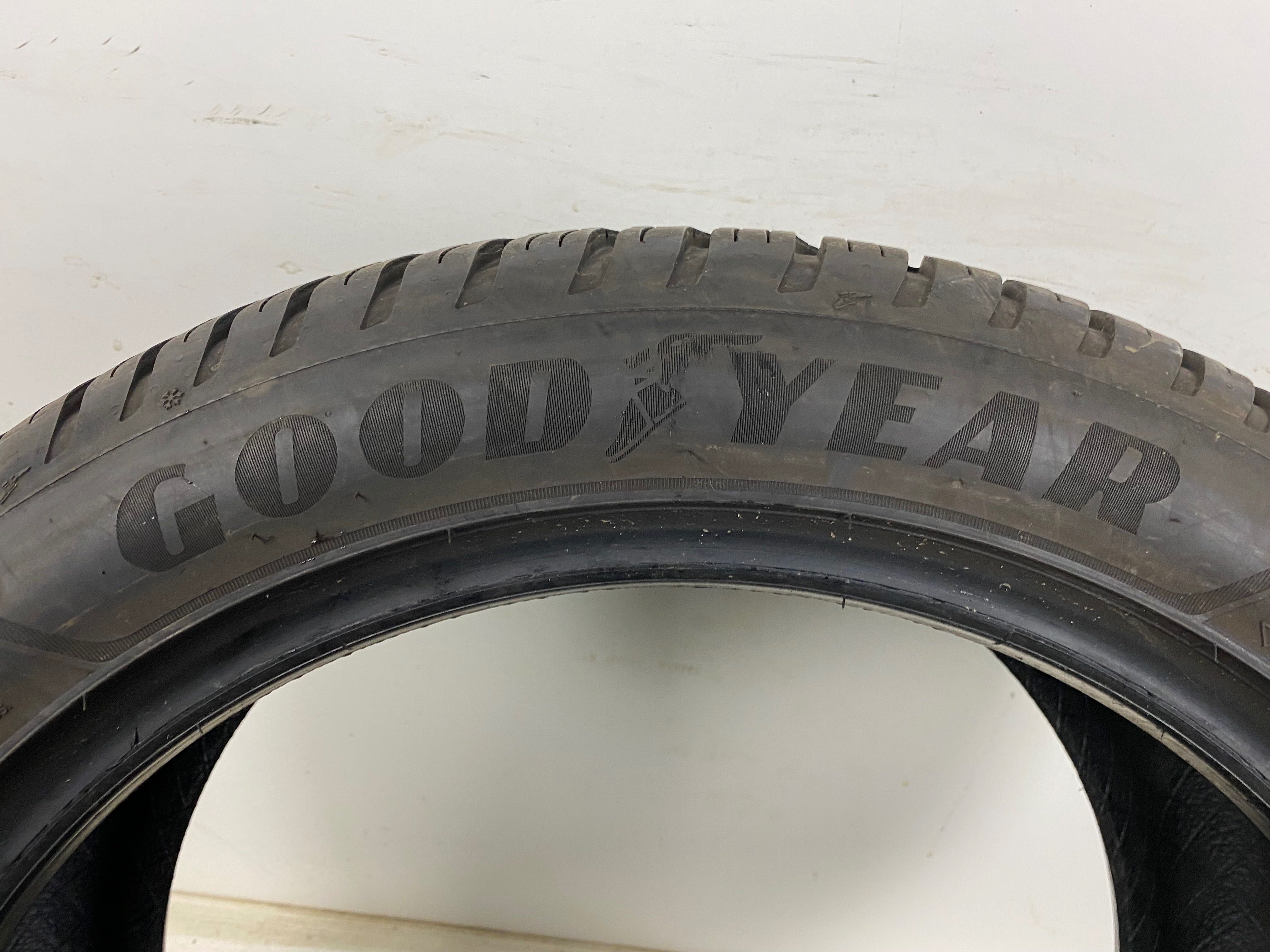 245/45R18 100Y Goodyear Vector4Seasons Gen-3