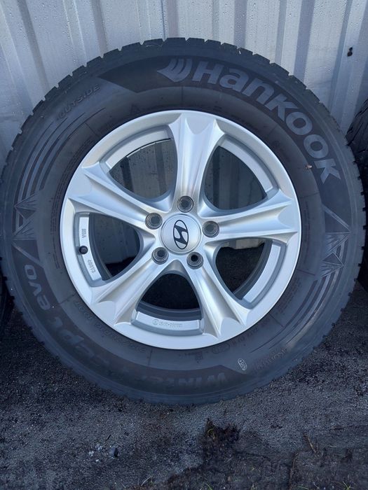 Felgi 16 Hyundai 5x114,3 67,1mm et45 opony zima 215/70 r16 super stan