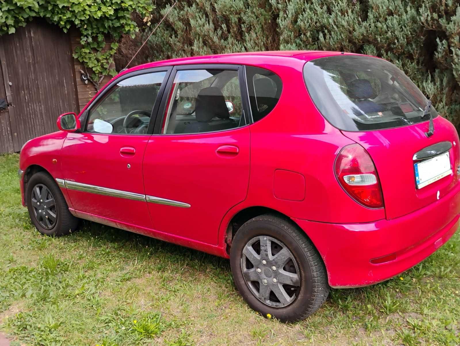 Daihatsu Sirion 2003 (989 cm3) - sprawny, ubezpieczony, z przeglądem.