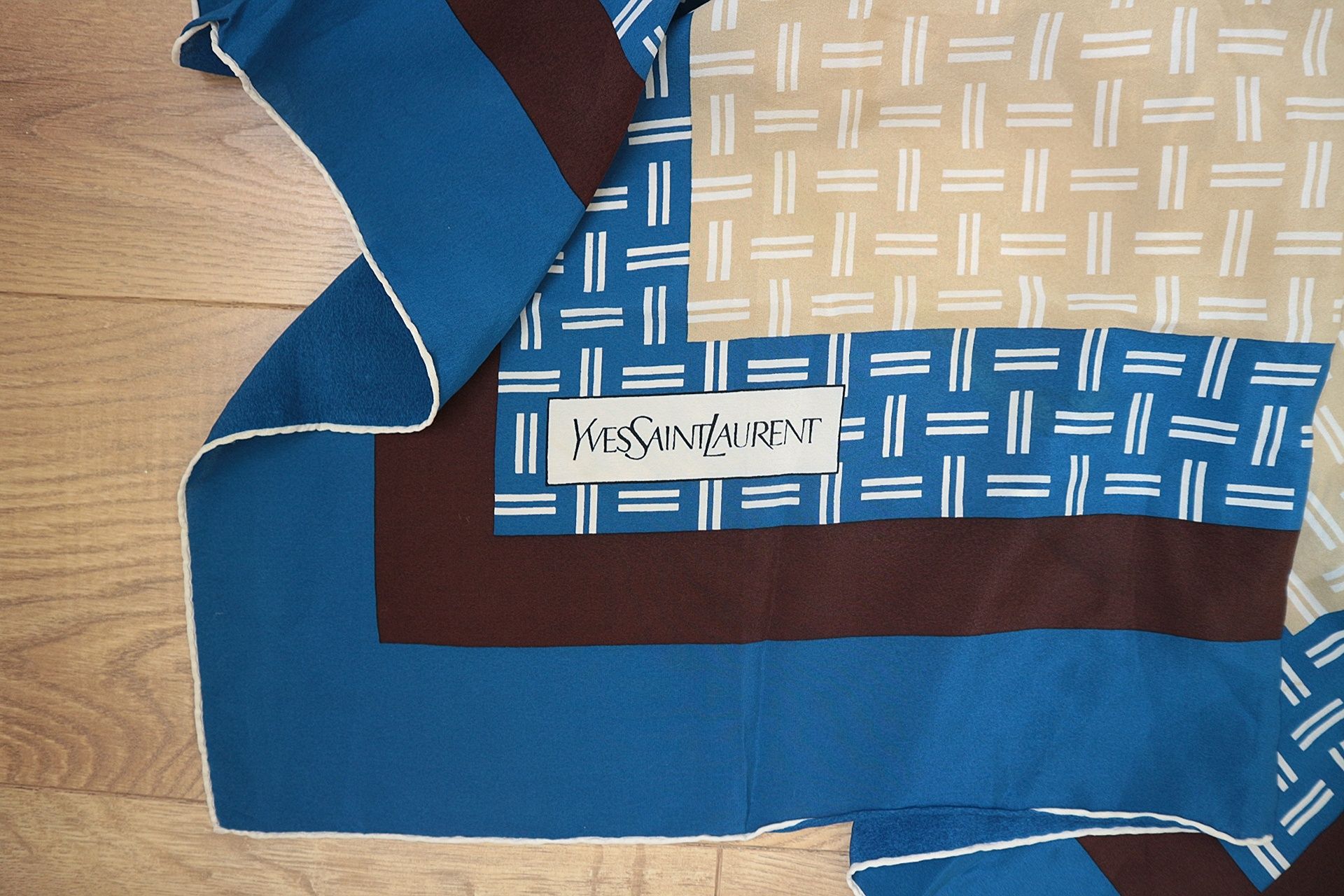 Шовкова хустка Yves Saint Laurent