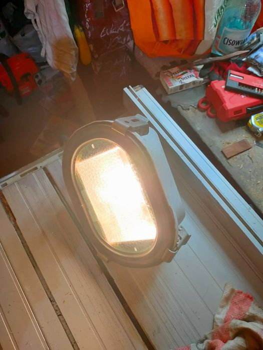 Hermetyczna lampa halogenowa żarnikowa 200w