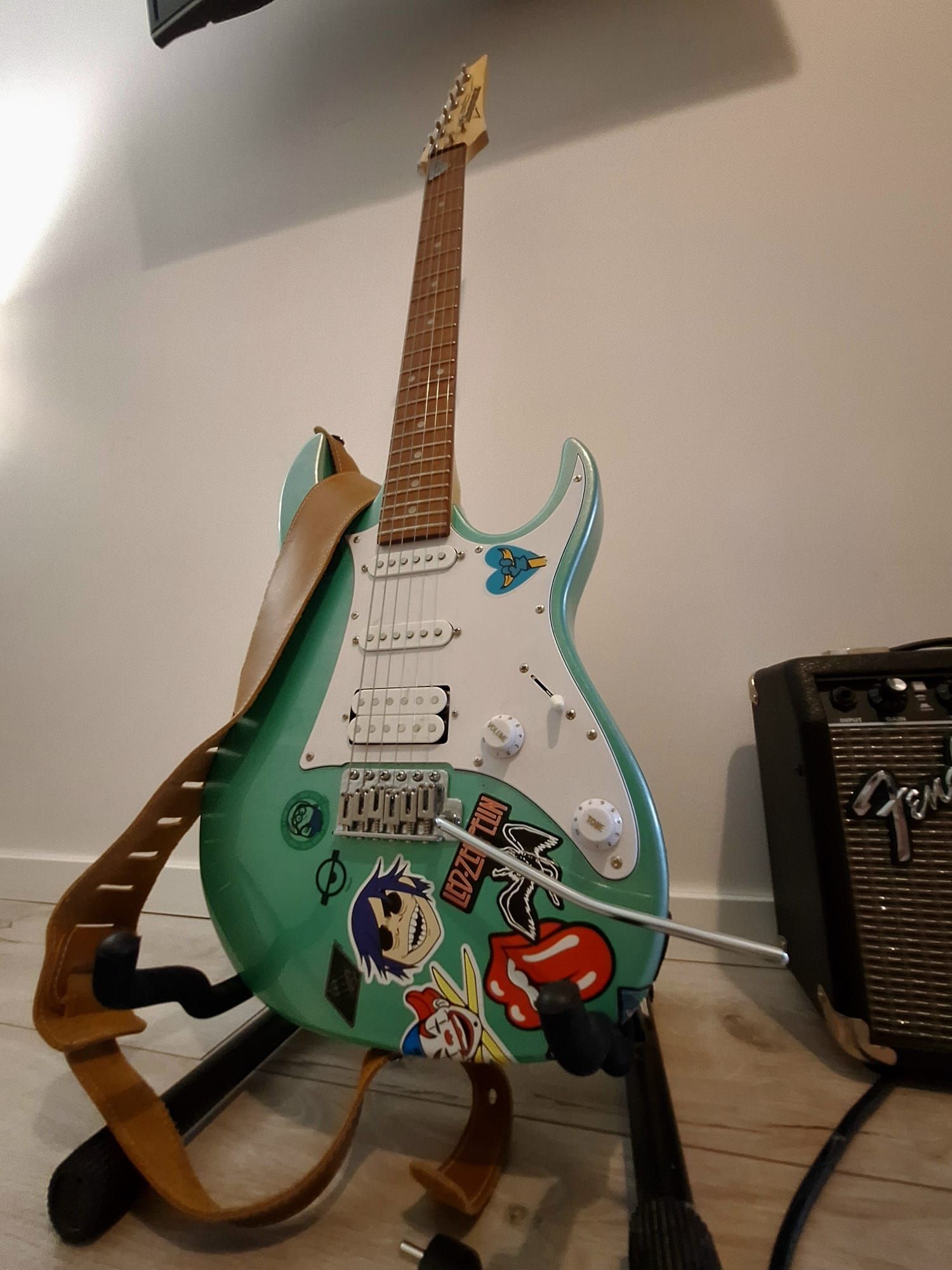 Gitara elektryczna Ibanez GRX40 + wzmacniacz Fender Frontman 10G