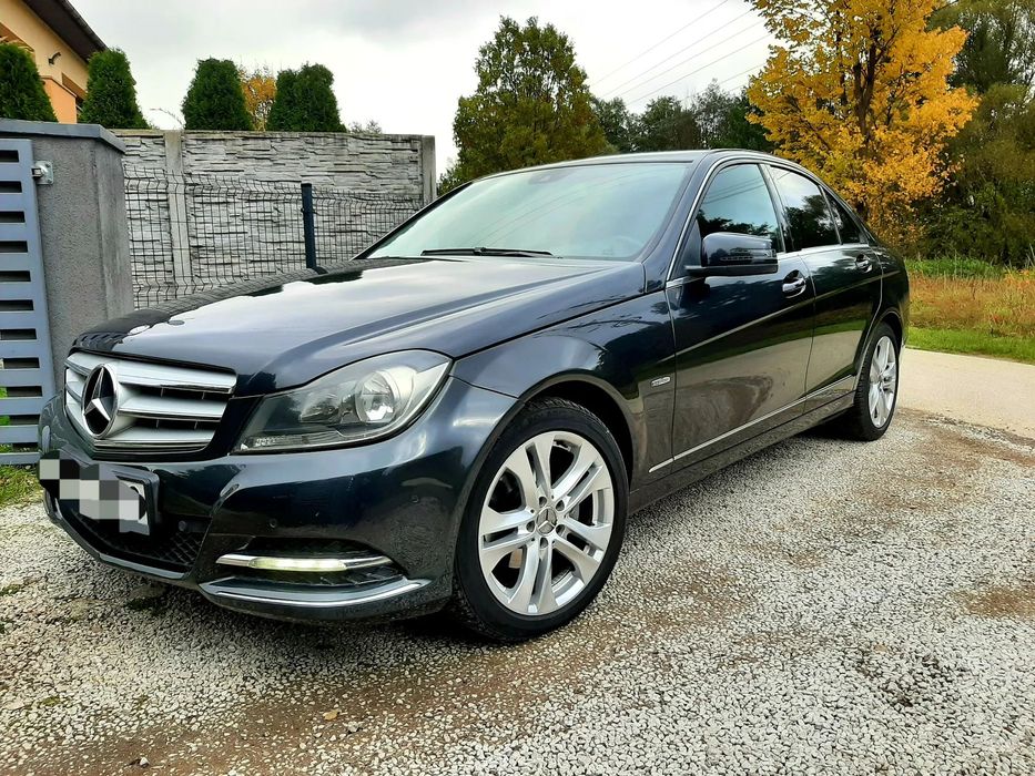 Mercedes-Benz Klasa C 2011r ## Zarejestrowany ## Uszkodzony
