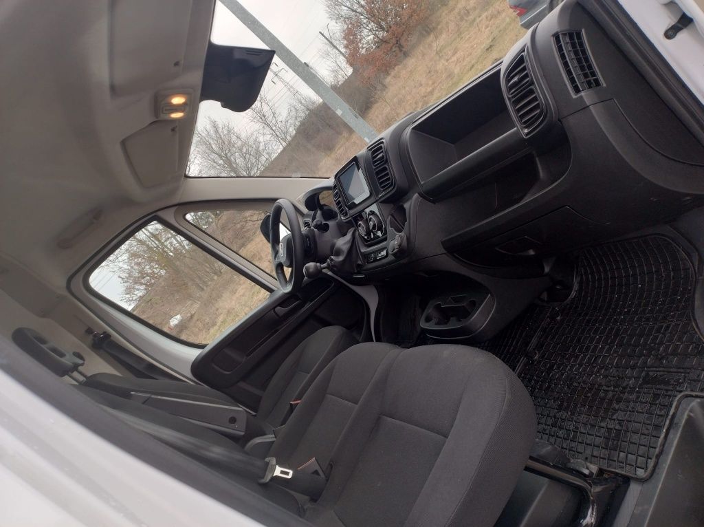 Wynajem bus dostawczak L3H2 Wypożyczalnia busów od 200zł