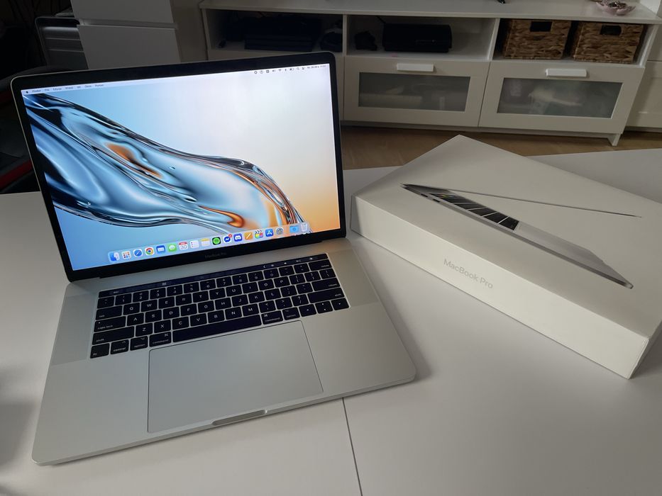 MacBook Pro 15” 2016 bateria 83cykle i7 16GB 500GB SSD TouchBar