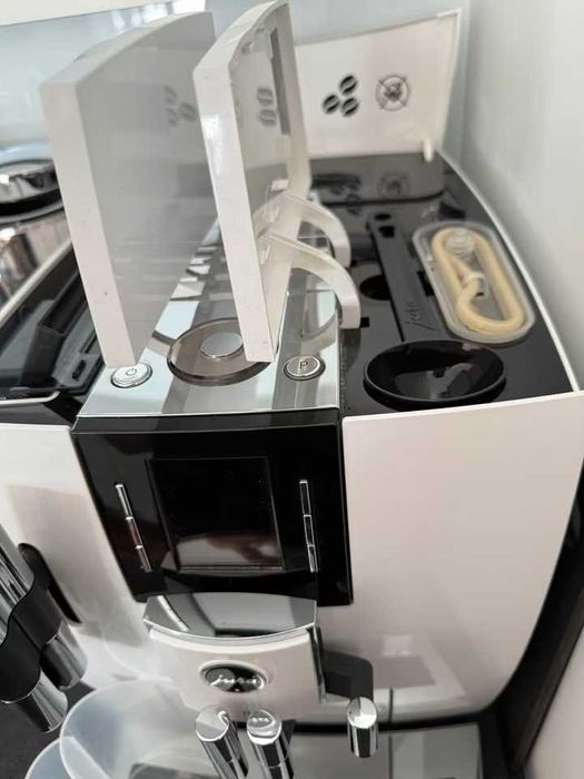 Jura J6  Ekspres automatyczny, zadbany, z pełnym wyposażeniem