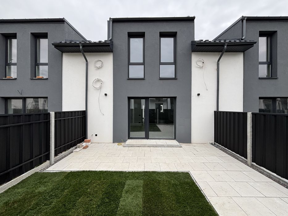 Продається сучасний будинок (таунхаус) зі стильним ремонтом/З ДІЛЯНКОЮ