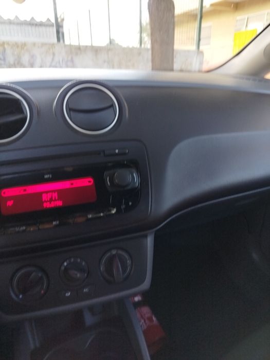 Vendo Ibiza a gasóleo 1200 c. Com 142000 KM