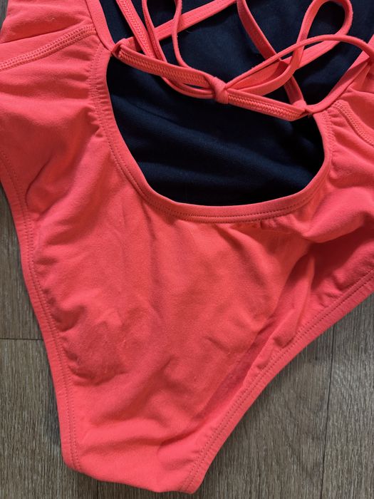 Яскравий купальник nike