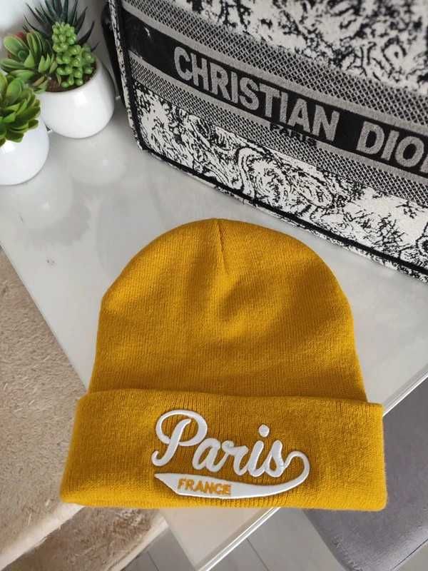 Musztardowa czapka zimowa z Francji Paris Paryż żółta jak nowa