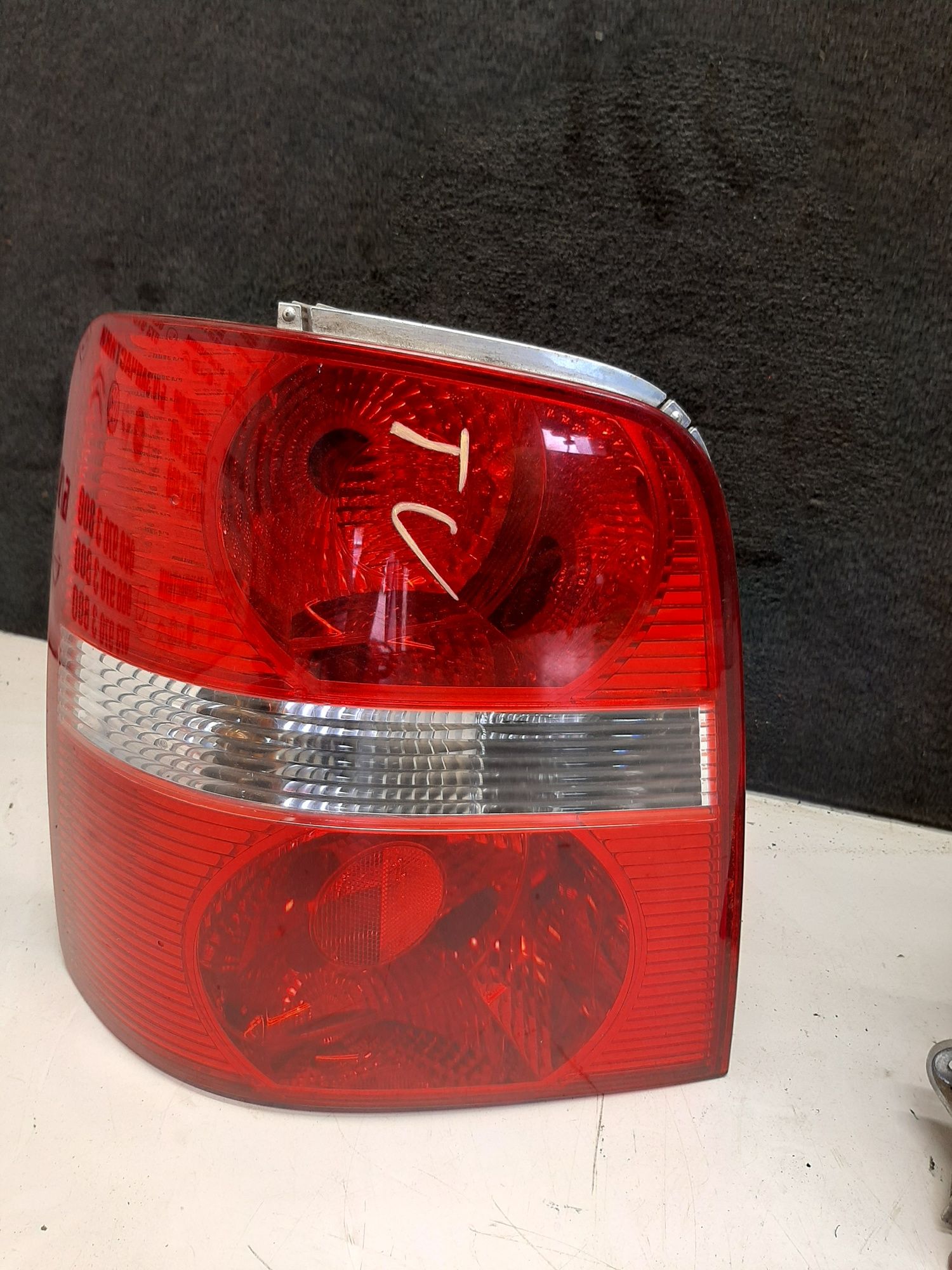 Фонар задній лівий правий Стоп vw Touran 2003-2006p