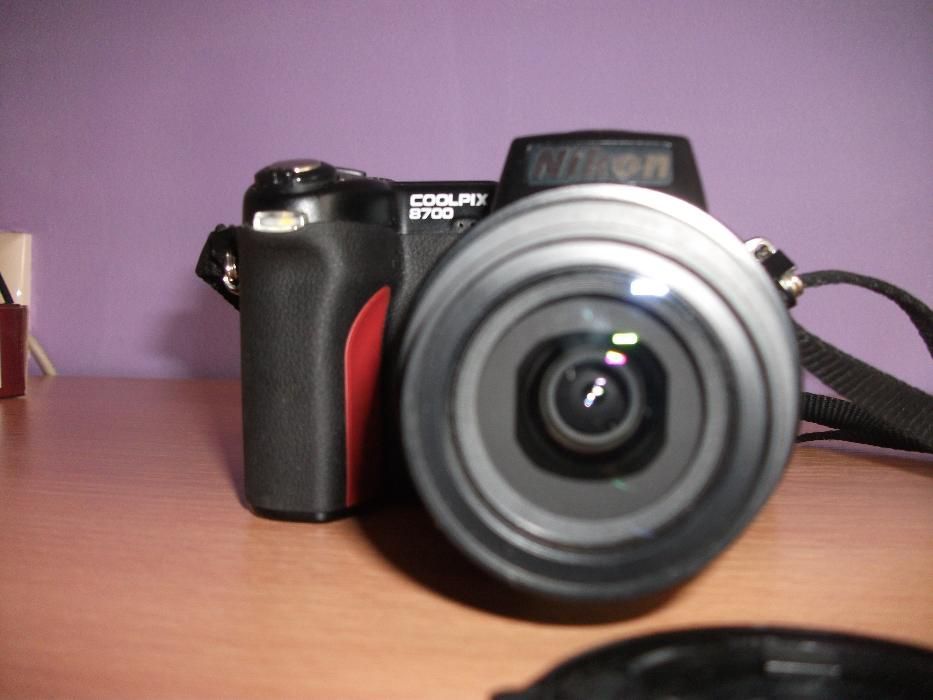 Продам б/у фотоапарат Nikon CoolPix 8700