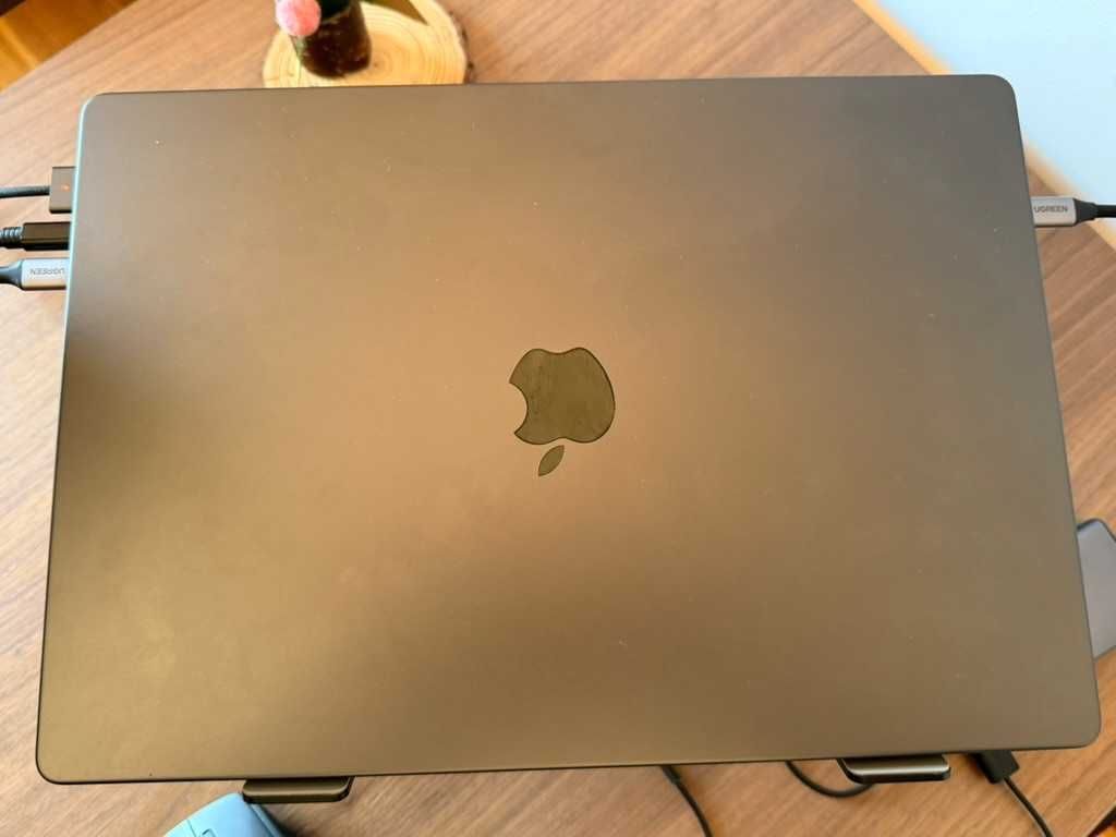 MacBook Pro M3 Max 16" com CPU 14 cores e GPU 30 cores - 36G - 1GB SSD