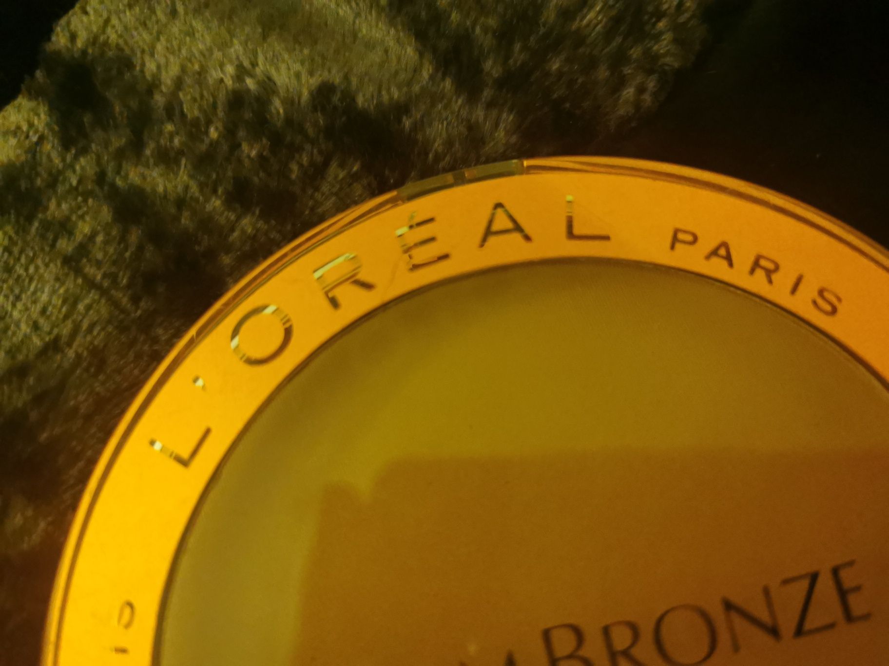 Vende-se pó de rosto/corpo Glam Bronze La Terra L'Oréal, novo