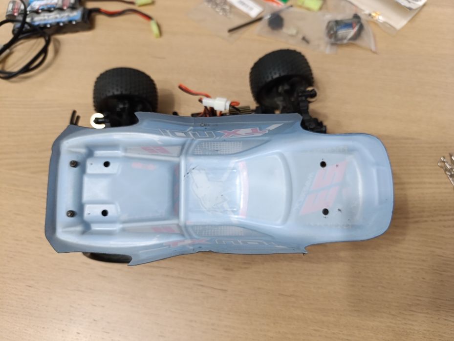 Auto RC MAVERICK ION XT 1/18 RTR Truggy 2,4 GHz