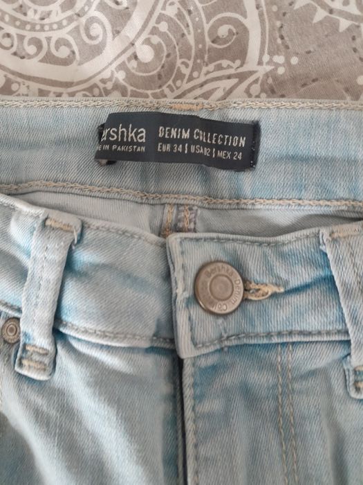Niebieskie spodnie bershka
