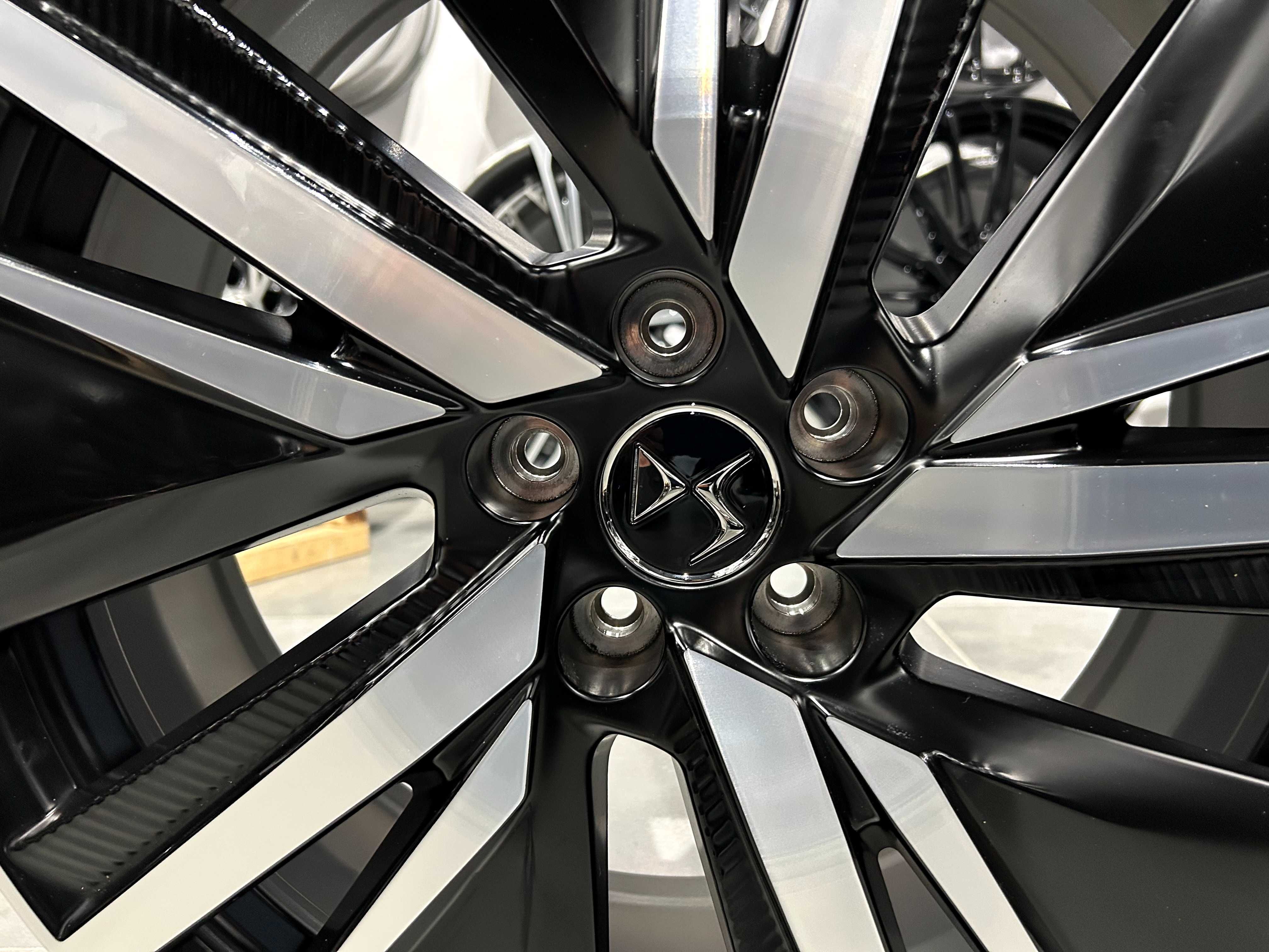 Felga aluminiowa 7.5 x 19 5x108 ET46 DS4 DS7 DS7 Crossback Peugeot