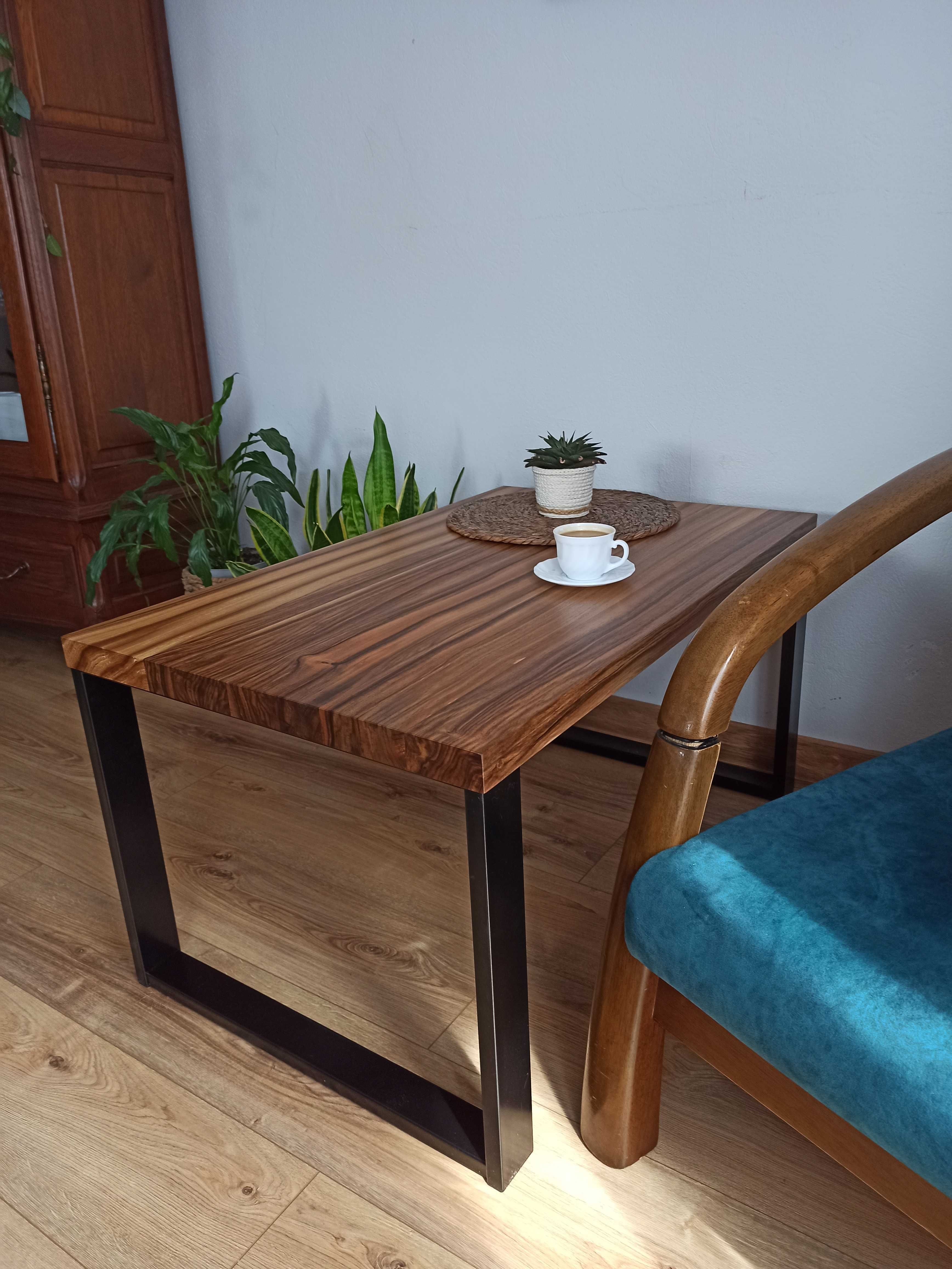 Stolik kawowy w stylu loft