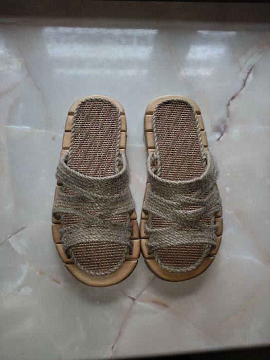 Тапочки для ванної кімнати, лазні, басейну і не тільки.