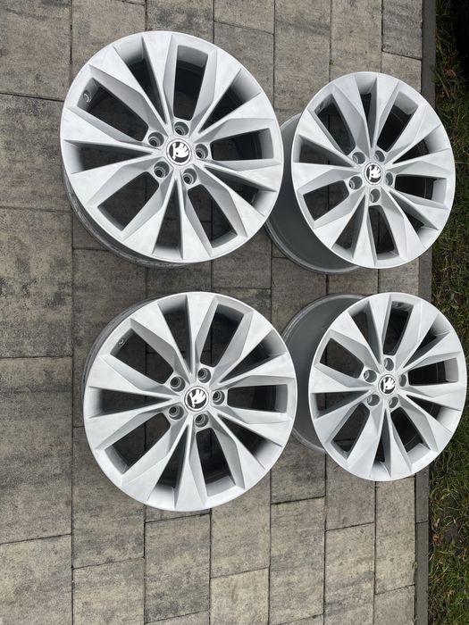 Skoda Superb 18” *Oryginał*5x112*Octavia*3VO601 025R