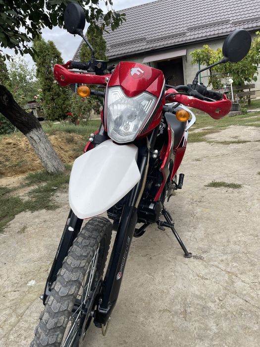 Продам мотоцикл форте 200