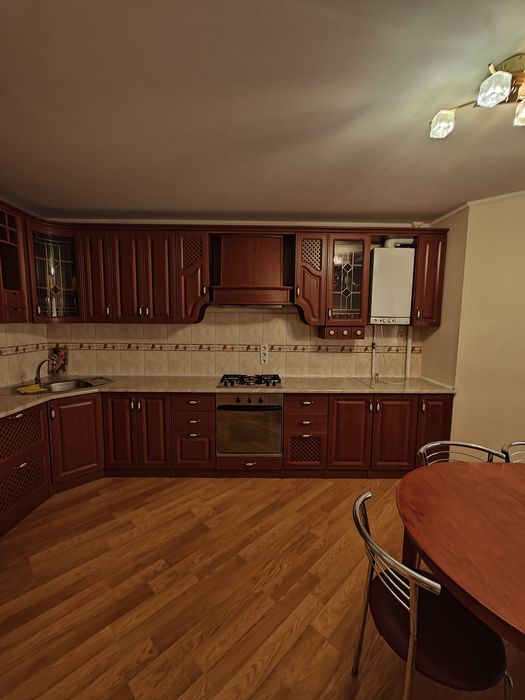 Продаж 2 кімнатна. Вул. Коновальця