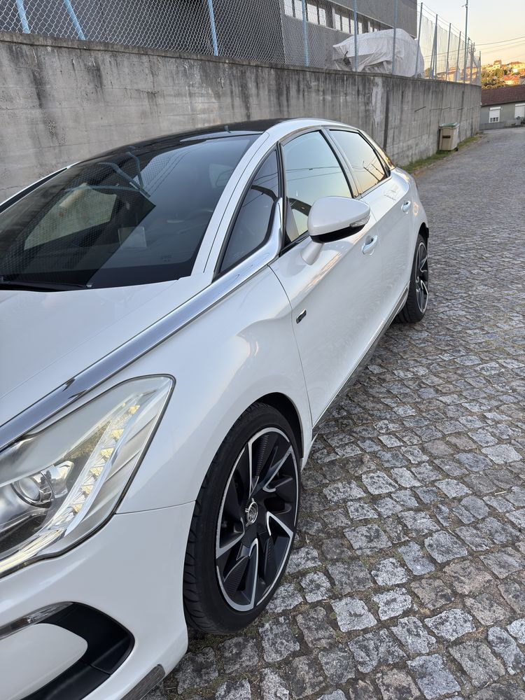 Citroen DS5 Híbrido  (FULL EXTRAS)