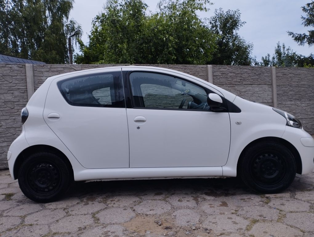 Toyota Aygo 2010 rok