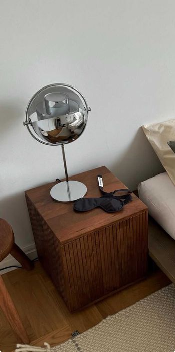 Lampsa stołowa GUBI Multi-Lite Chromowana