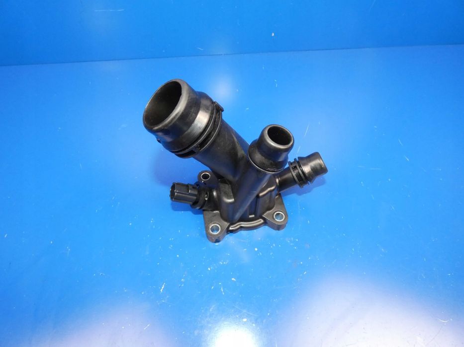 VOLVO XC60 V60 S60 S80 2.0 D3 2.4 D5 KRÓCIEC WODY OBUDOWA TERMOSTATU
