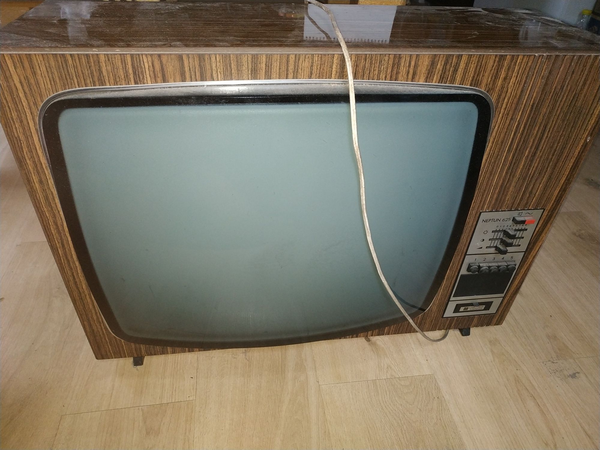 Stary telewizor Unitra Neptun 625