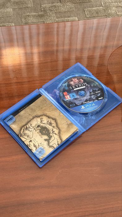 The Elder Scrolls V: Skyrim Anniversary Edition PS4 - Como Novo