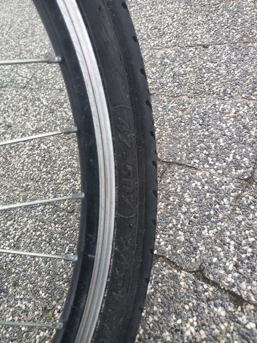 Rower dla dziewczynki i kask . Okazja rower damski . Kask gratis .