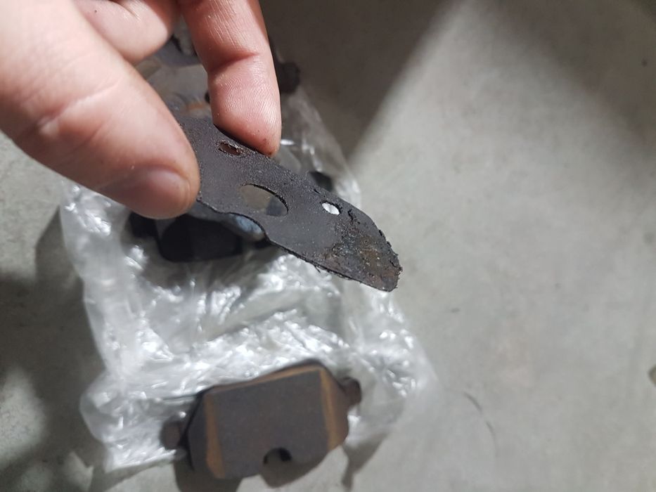 Klocki hamulcowe BOSH BMW E90 318d E87 M47