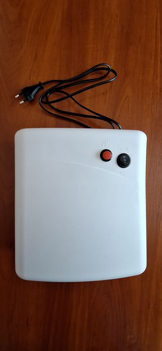 Ультрафіолетове лампа для нігтів