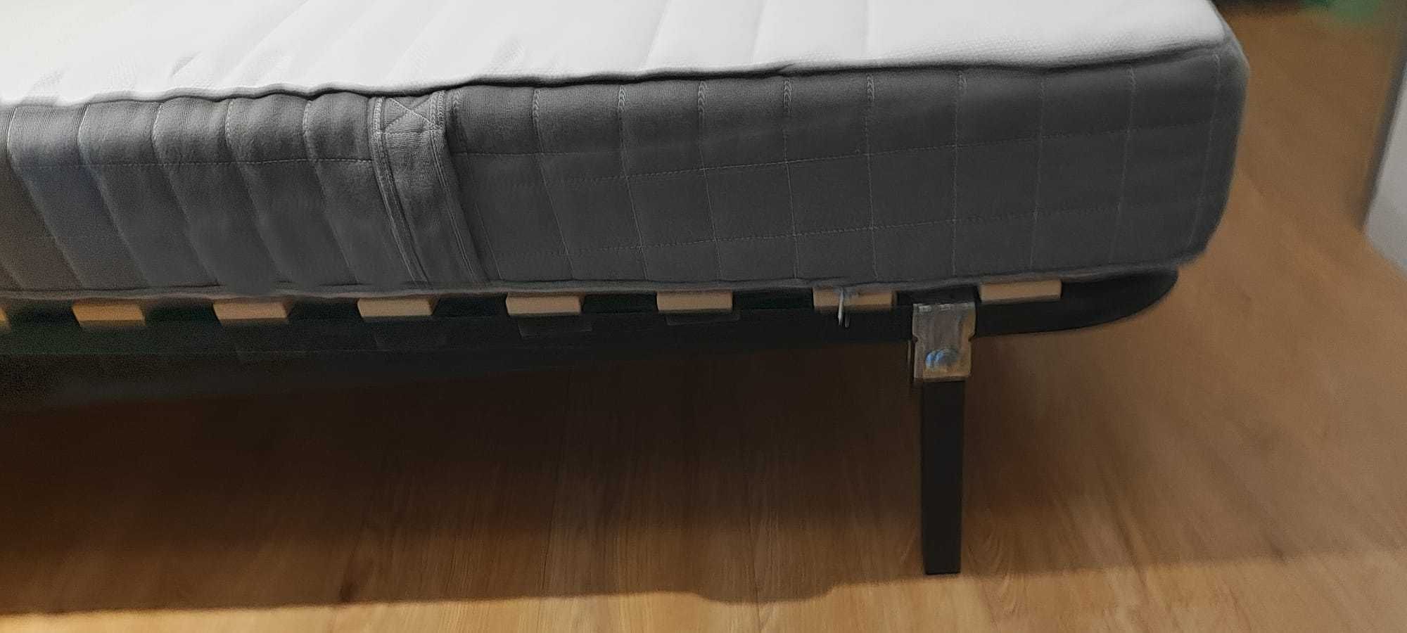 Cama e colchão 140cmx200cm