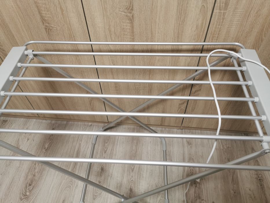 Elektryczna stojąca suszarka do prania, rozkładana