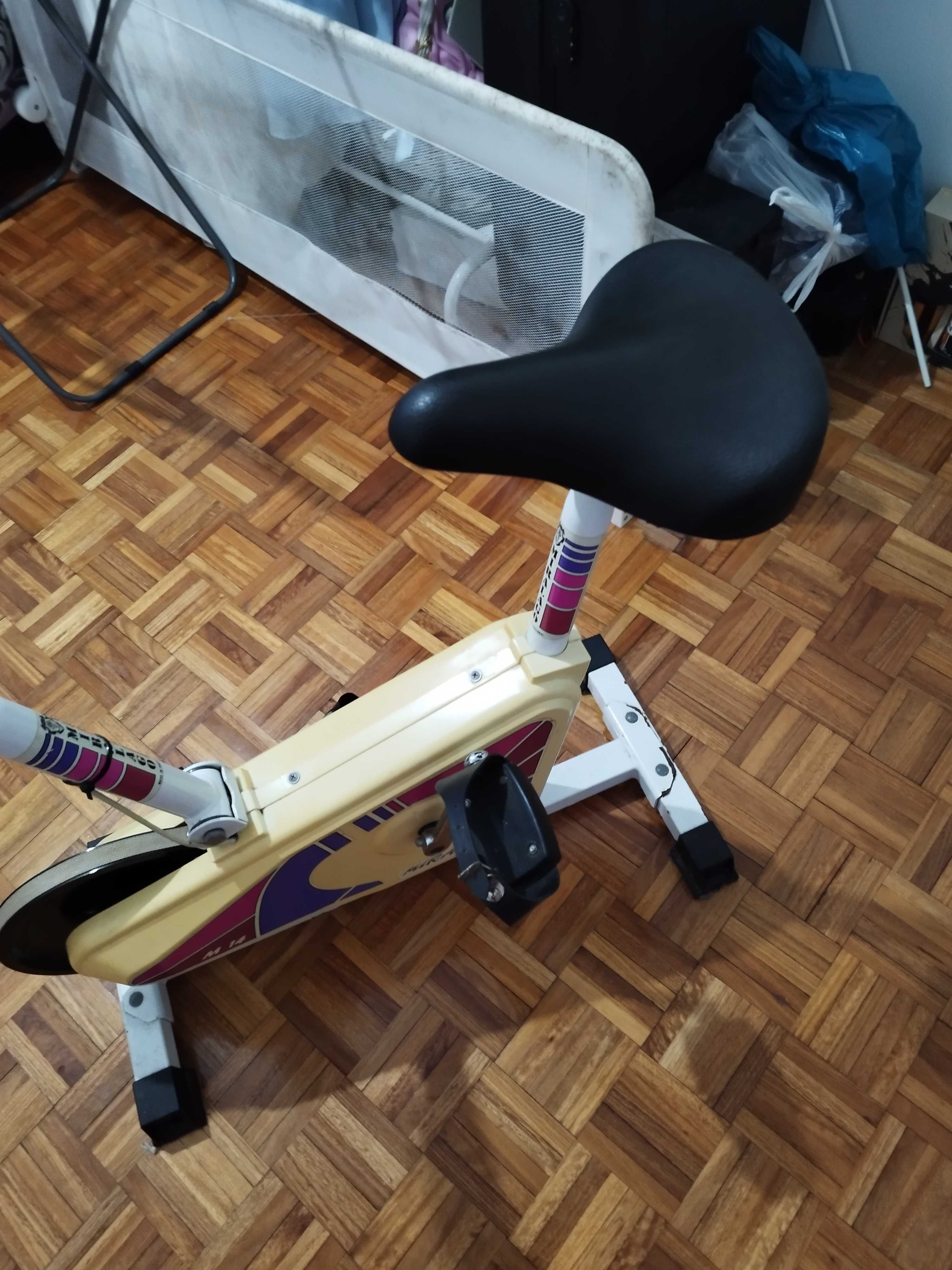 Bicicleta para fazer ginástica