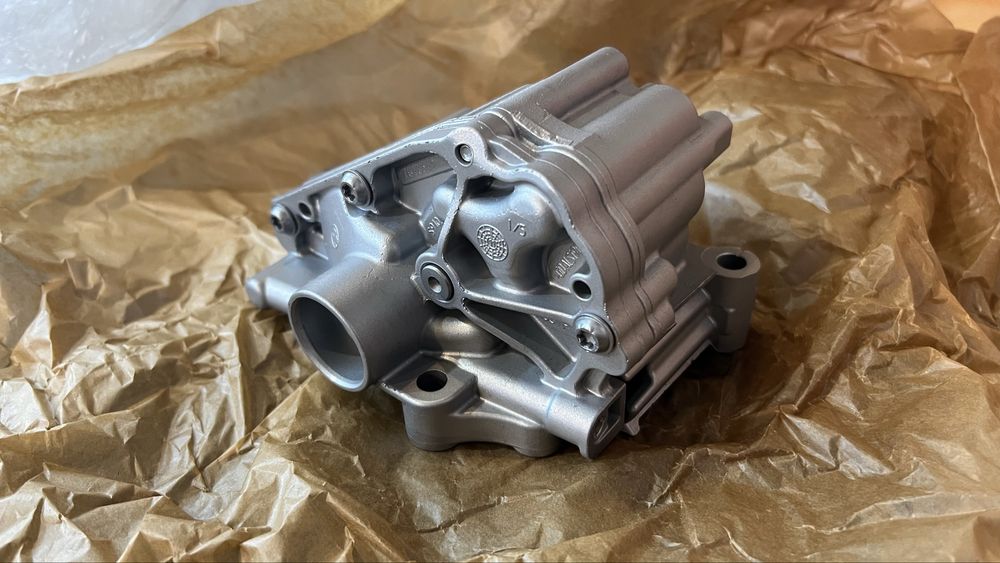 Новий масляний насос BMW n55 . BMW 11 41 7 613 549