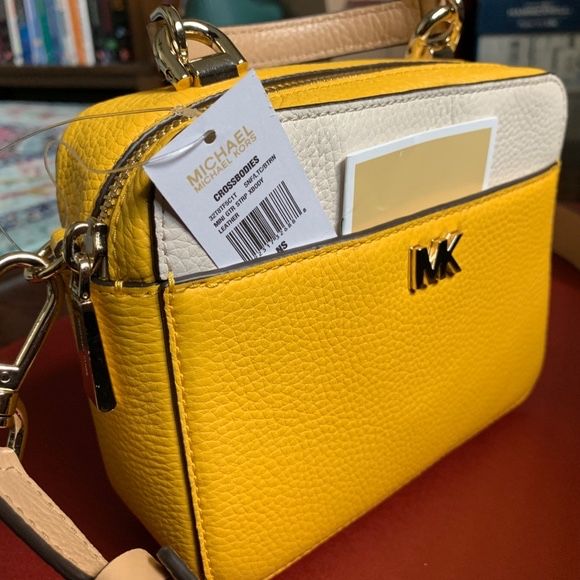 Жовта сумка шкіряна michael kors оригінал