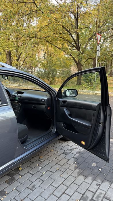 Toyota Avensis 2.0 дізель