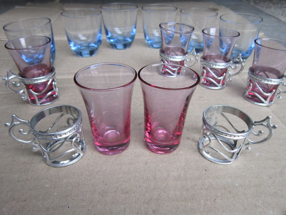 Сувенирный набор стопок в подстаканниках цветное стекло винтаж ссср